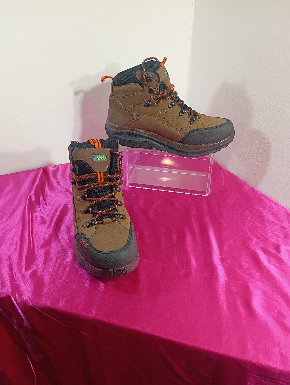GDEFY Woman's SZ 11 Gravity Defyer Trail Lane Brown Leather Hiking Boots.